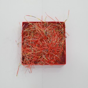 На едро висококачествена декоративна рафия нарязана кутия за пълнене на раздробена хартия за подаръчна кутия Филе крафт опаковка за раздробяване на хартия Shred